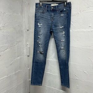 Abercrombie & Fitch high rise distressed jeans inseam 27 inch